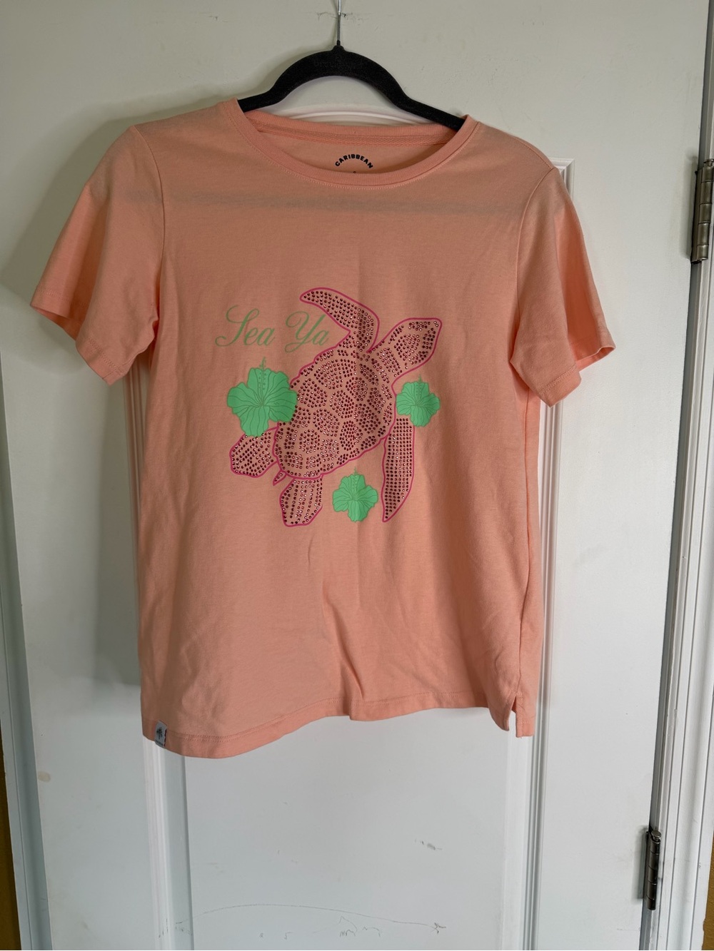 Caribbean Peach Short Sleeve Tee with Rhinestone Sea Turtle Graphic Size S